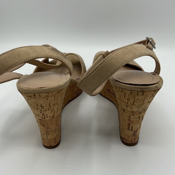 CHARLES BY CHARLES DAVID BEIGE 10M WEDGE HEELS - Picture 8 of 10
